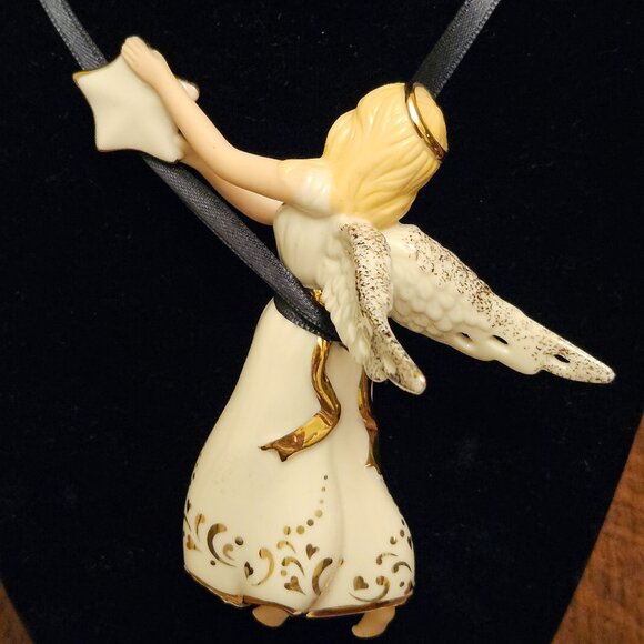 Lenox 2008 5 inch Angel Ornament. Angel Holding the 2008 Star - Picture 2 of 4